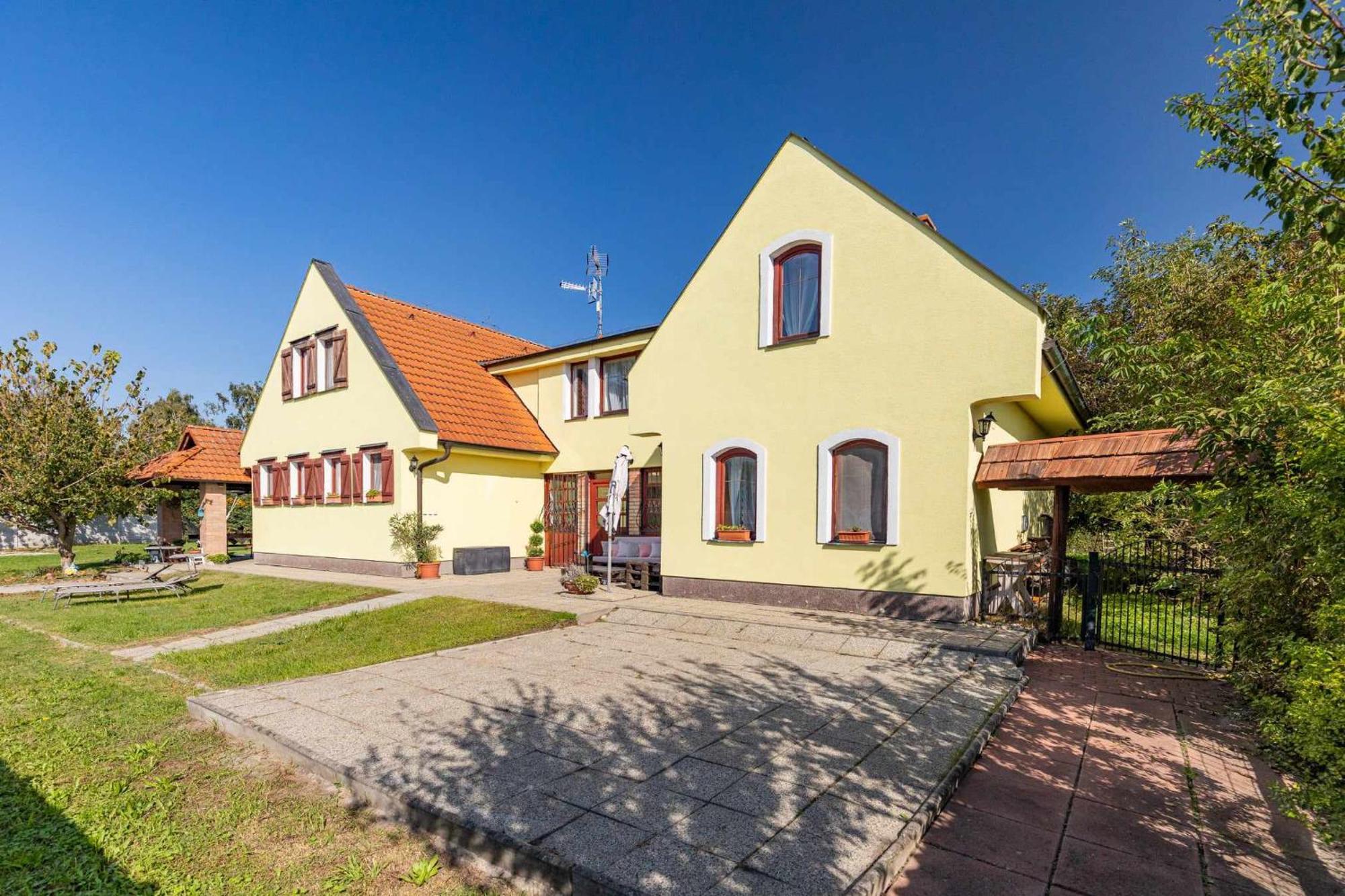 Penzion Arkadia Kyselica Bagian luar foto